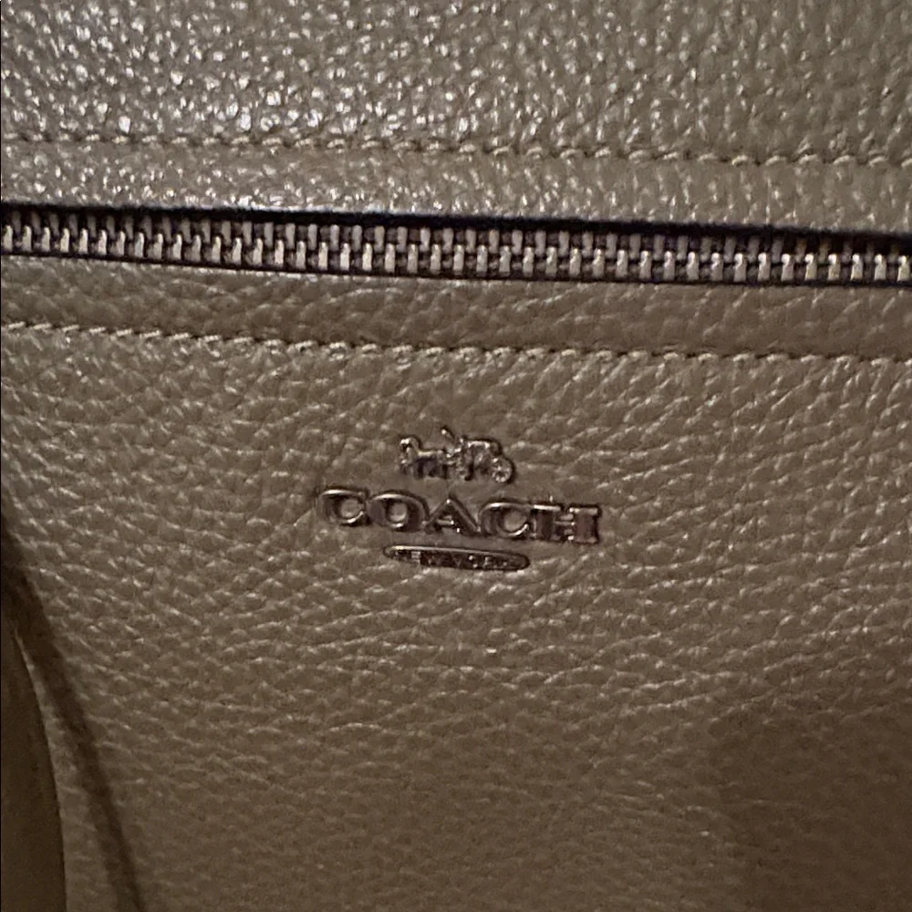 Coach Prairie Olive Green Pebbled Leather Shoulder Tote M2054-79997 - Picture 2 of 13